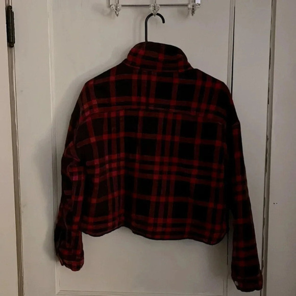 BDG Buffalo Check Cropped Flannel jacket Cropped Fall Black‎ Red Size XS - Picture 2 of 7